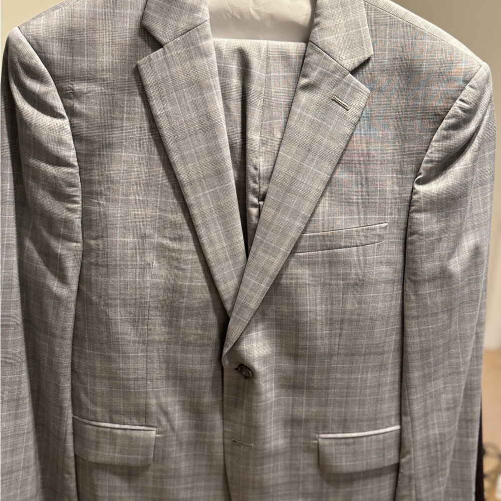Men's Gray Suit